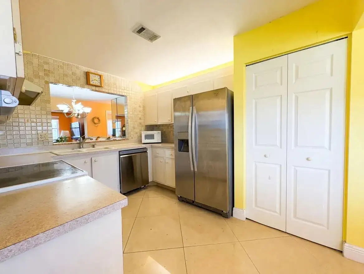 6304 Emerald Sky Lane, FL 33463 photo 3