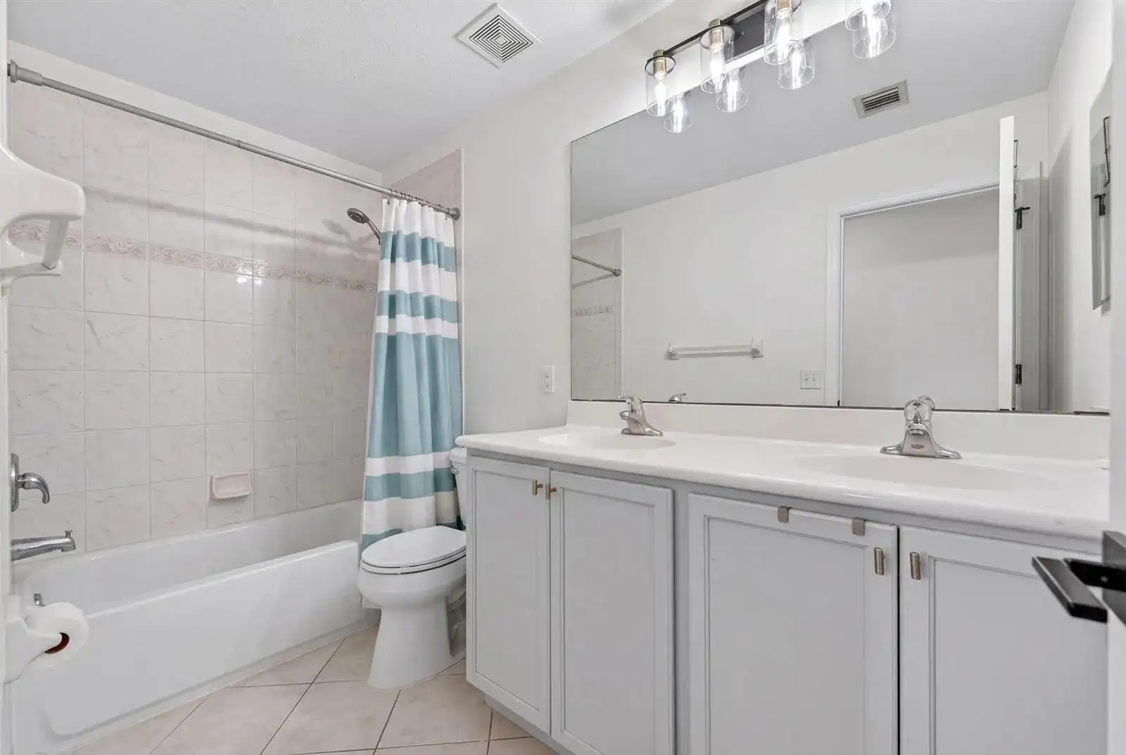 5951 Manchester Way, Tamarac FL 33321 photo 5