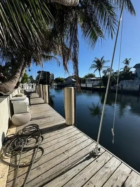 1361 NE 27 Way, Pompano Beach FL 33062 photo 2