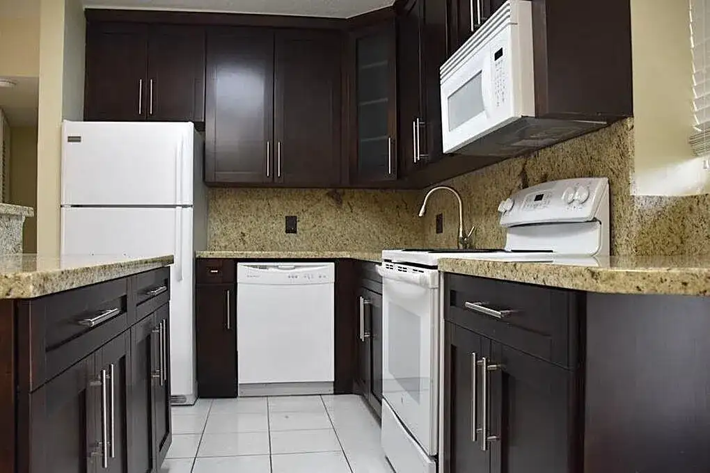 1361 NE 27 Way, Pompano Beach FL 33062 photo 5