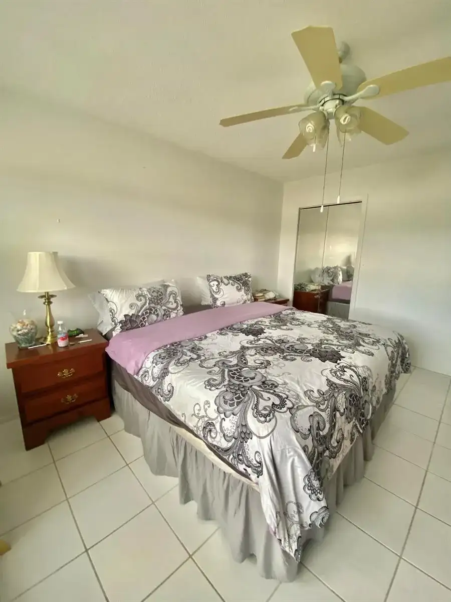 68 Stratford E, West Palm Beach FL 33417 photo 4