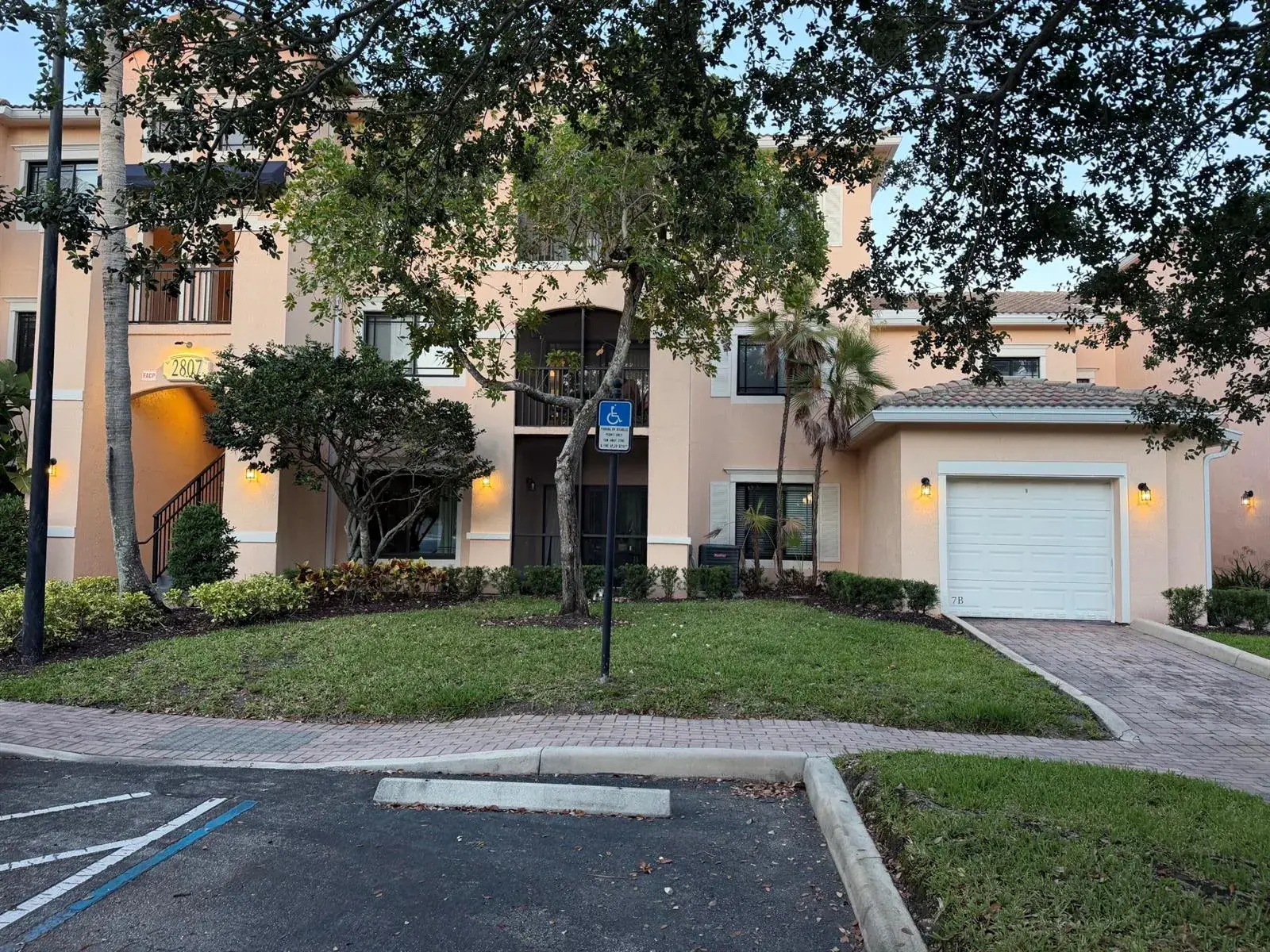 2807 Veronia Drive # 103, Palm Beach Gardens FL 33410