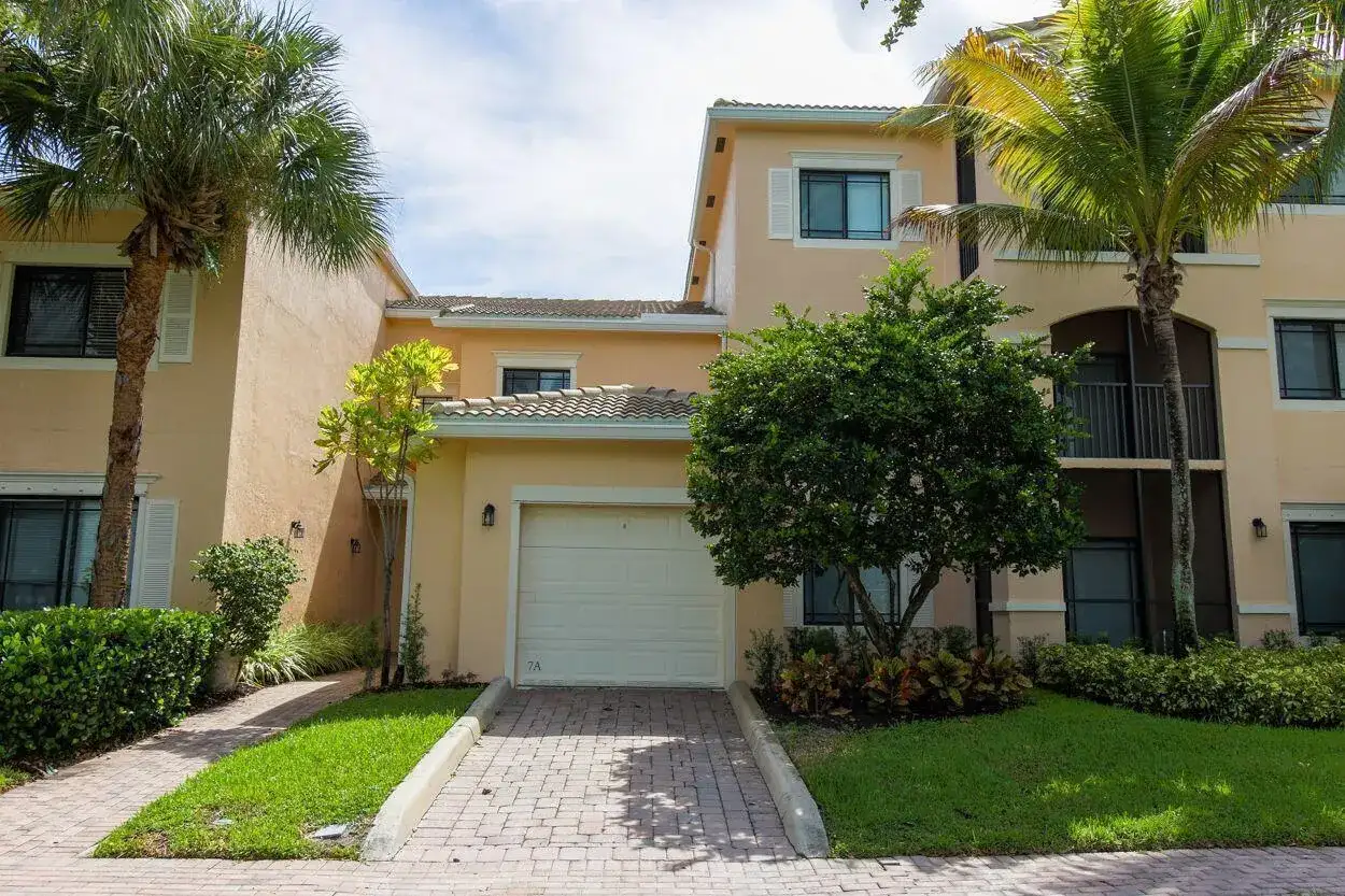 2807 Veronia Drive # 103, Palm Beach Gardens FL 33410 photo 3