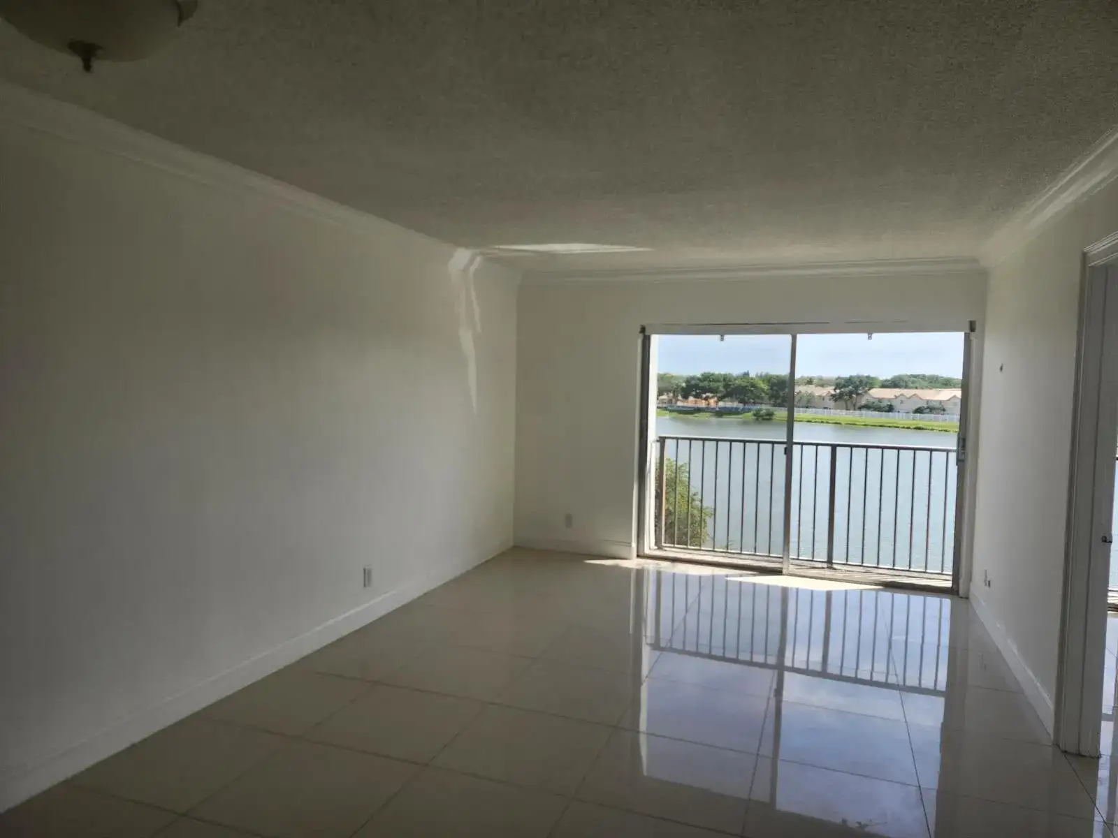 8600 N Sherman Circle N # 408, Miramar FL 33025 photo 3