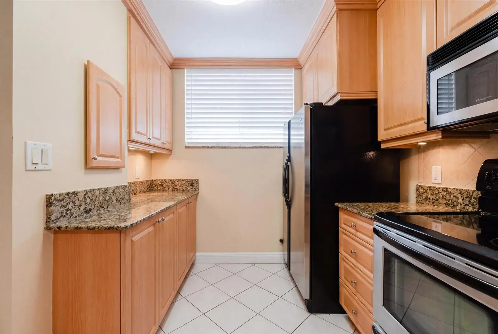 109 Lake Emerald Drive APT 104, Oakland Park FL 33309 photo 3