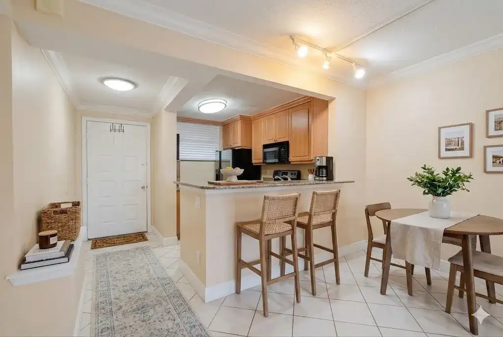 109 Lake Emerald Drive APT 104, Oakland Park FL 33309 photo 4
