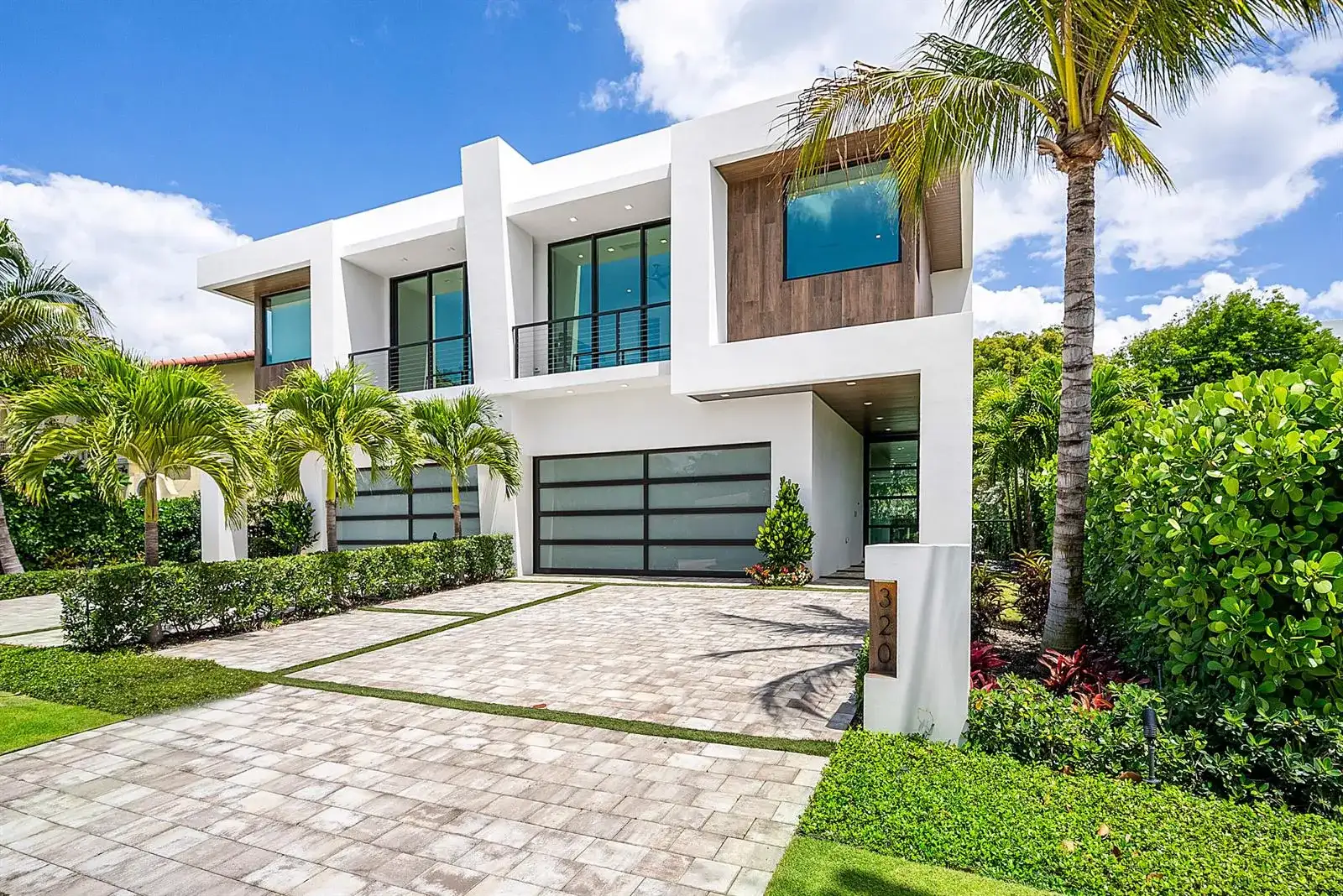320 NE Wavecrest Way, Boca Raton FL 33432 photo 4