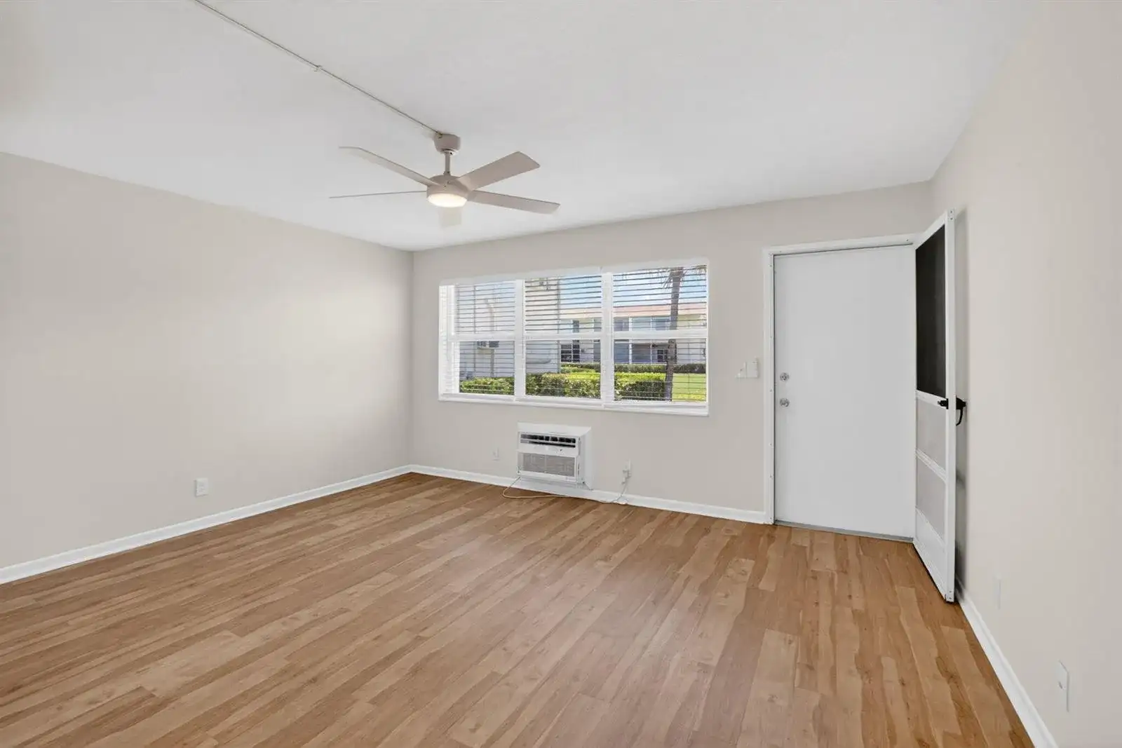 660 Horizon W # 107, Boynton Beach FL 33435 photo 4