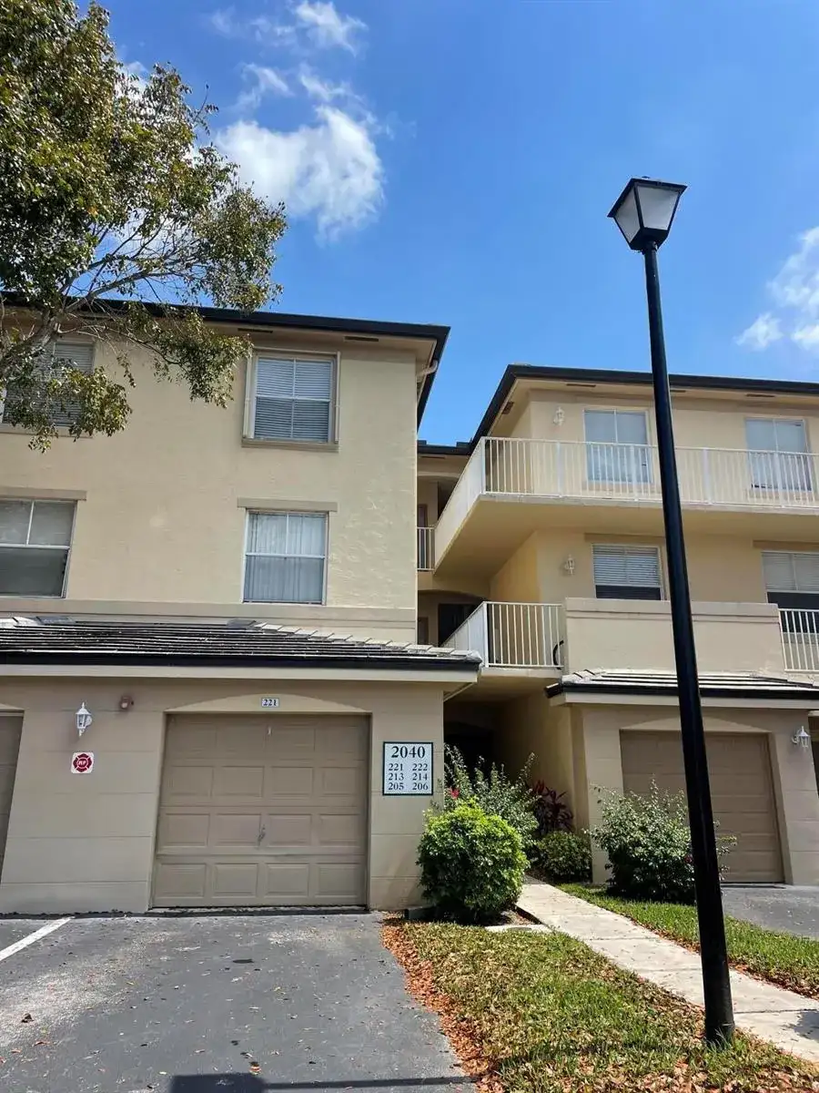 2040 Greenview Shores Boulevard # 221, Wellington FL 33414 photo 3