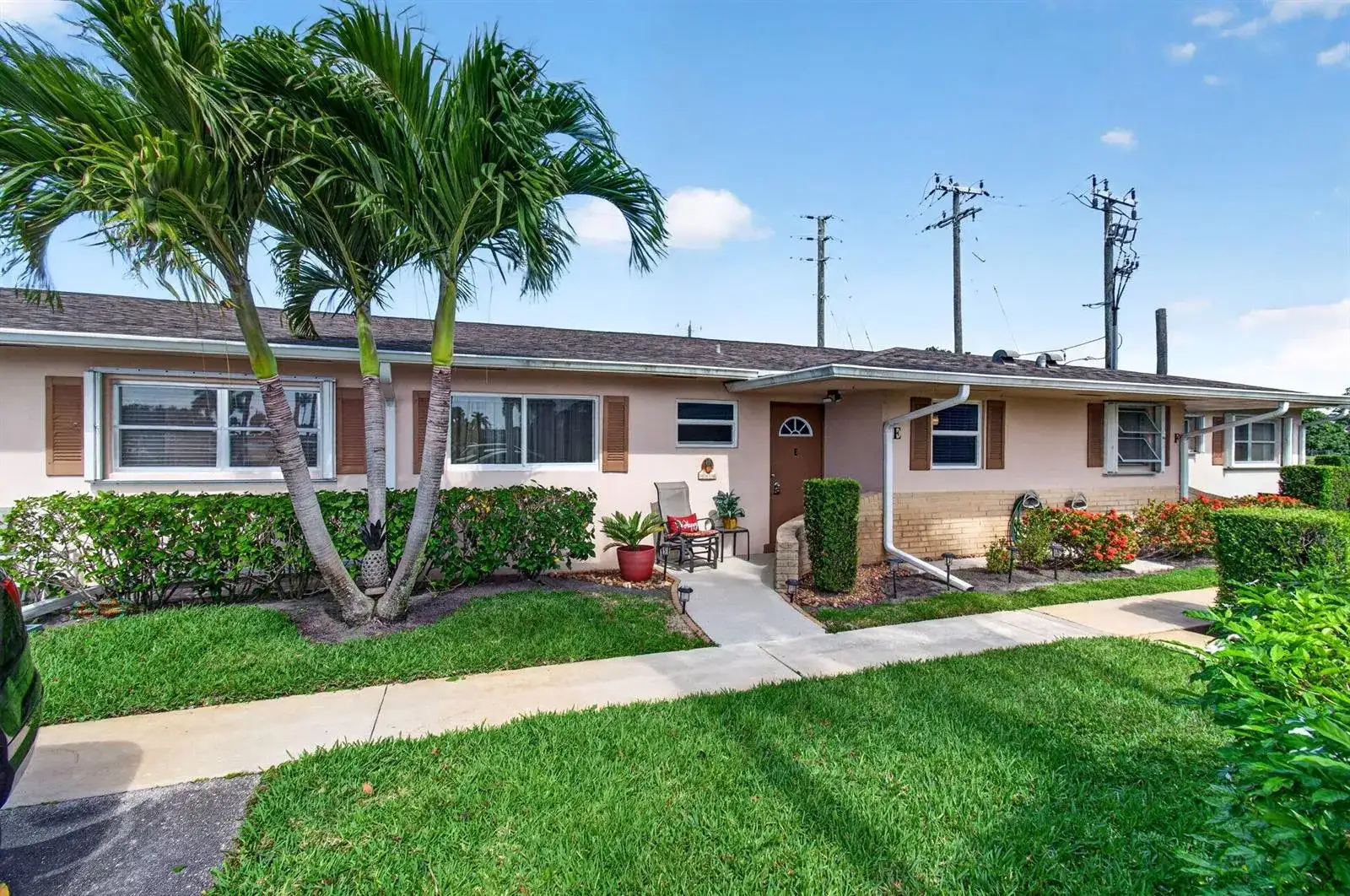 2533 Dudley Dr, West Palm Beach FL 33415 photo 2