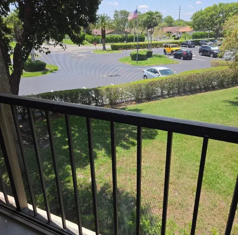 5310 Las Verdes Circle # 220, Delray Beach FL 33484