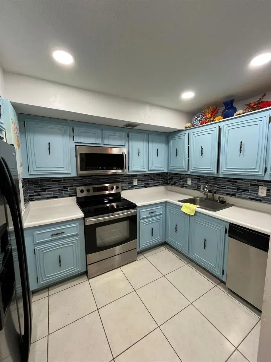 7041 Environ Boulevard # 127, Lauderhill FL 33319