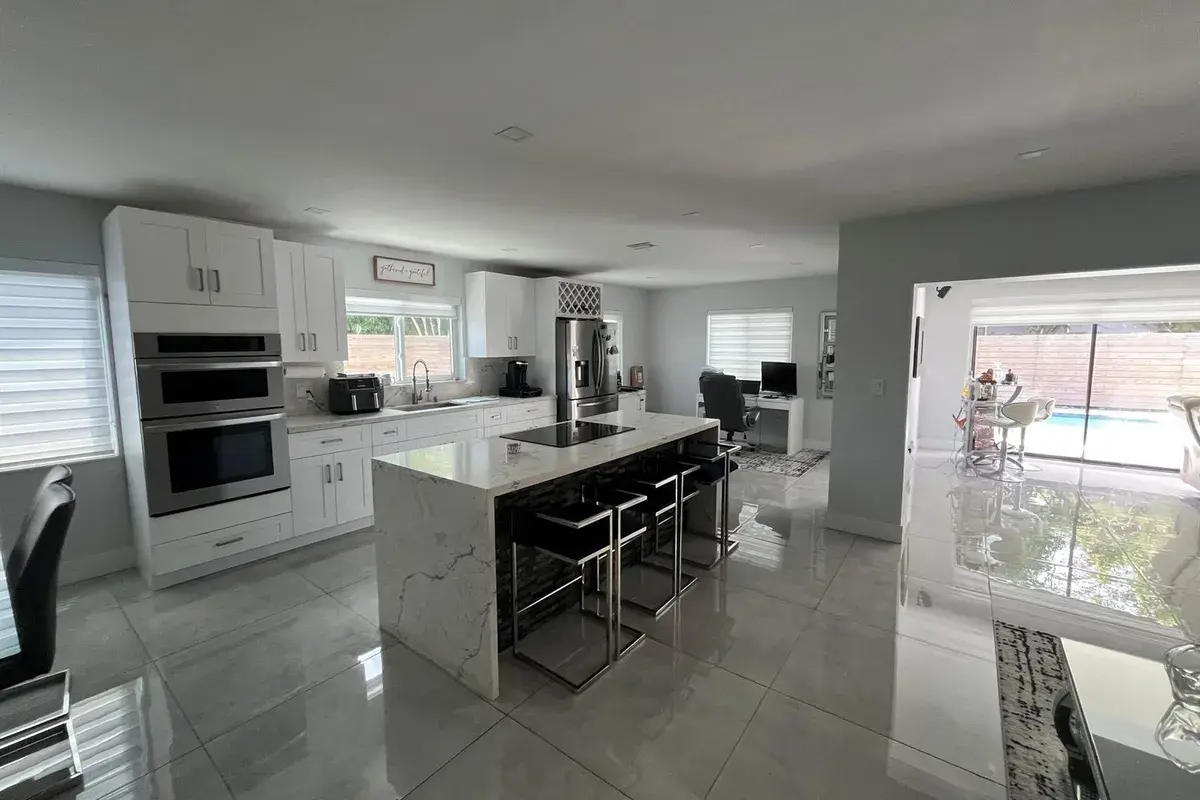 6800 SW 7th Place, North Lauderdale FL 33068