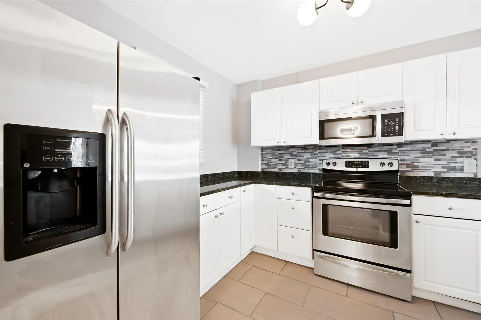 113 Royal Park Drive # 2h, Oakland Park FL 33309