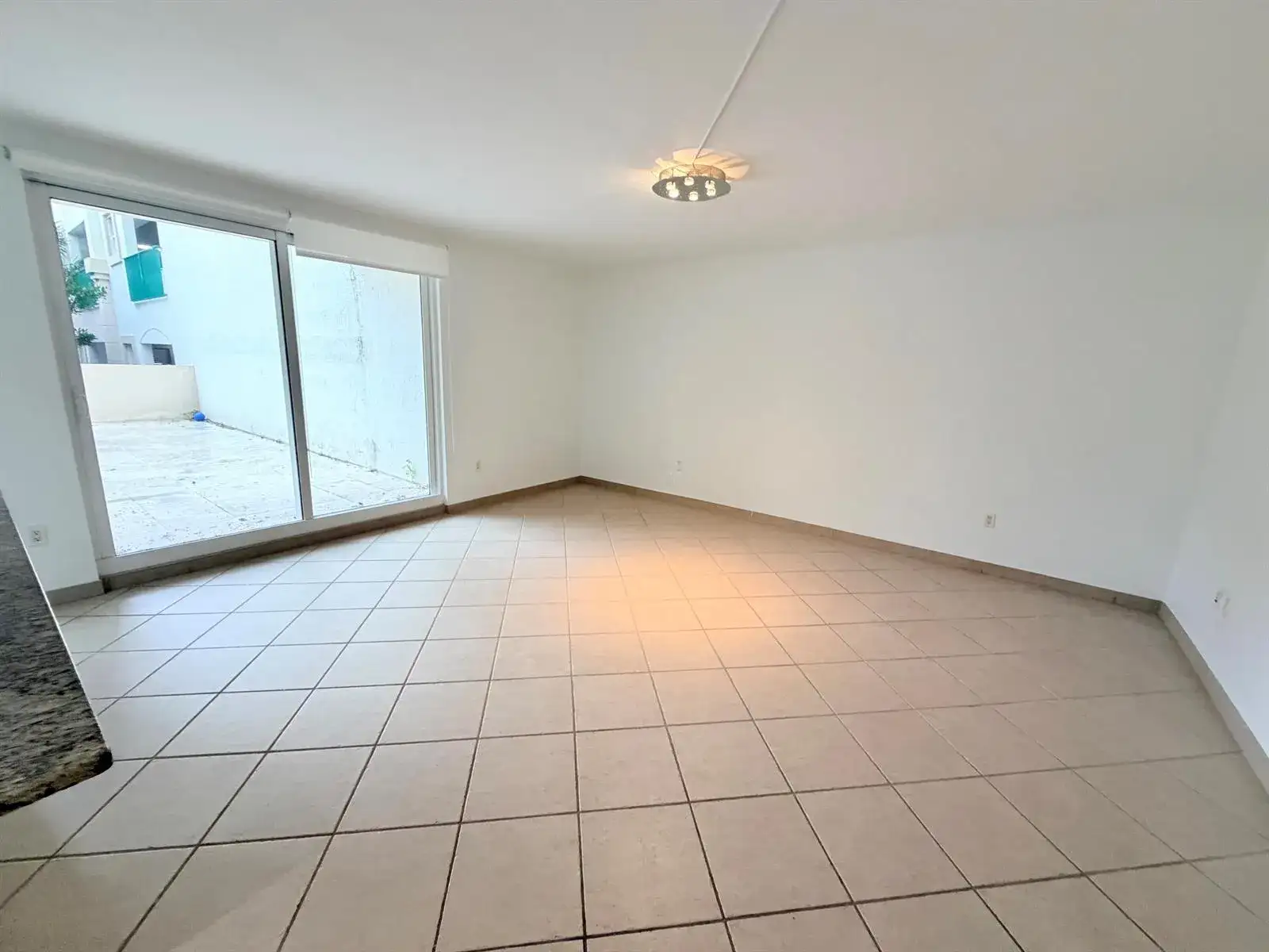 19900 E Country Club Drive # 210, Aventura FL 33180 photo 2