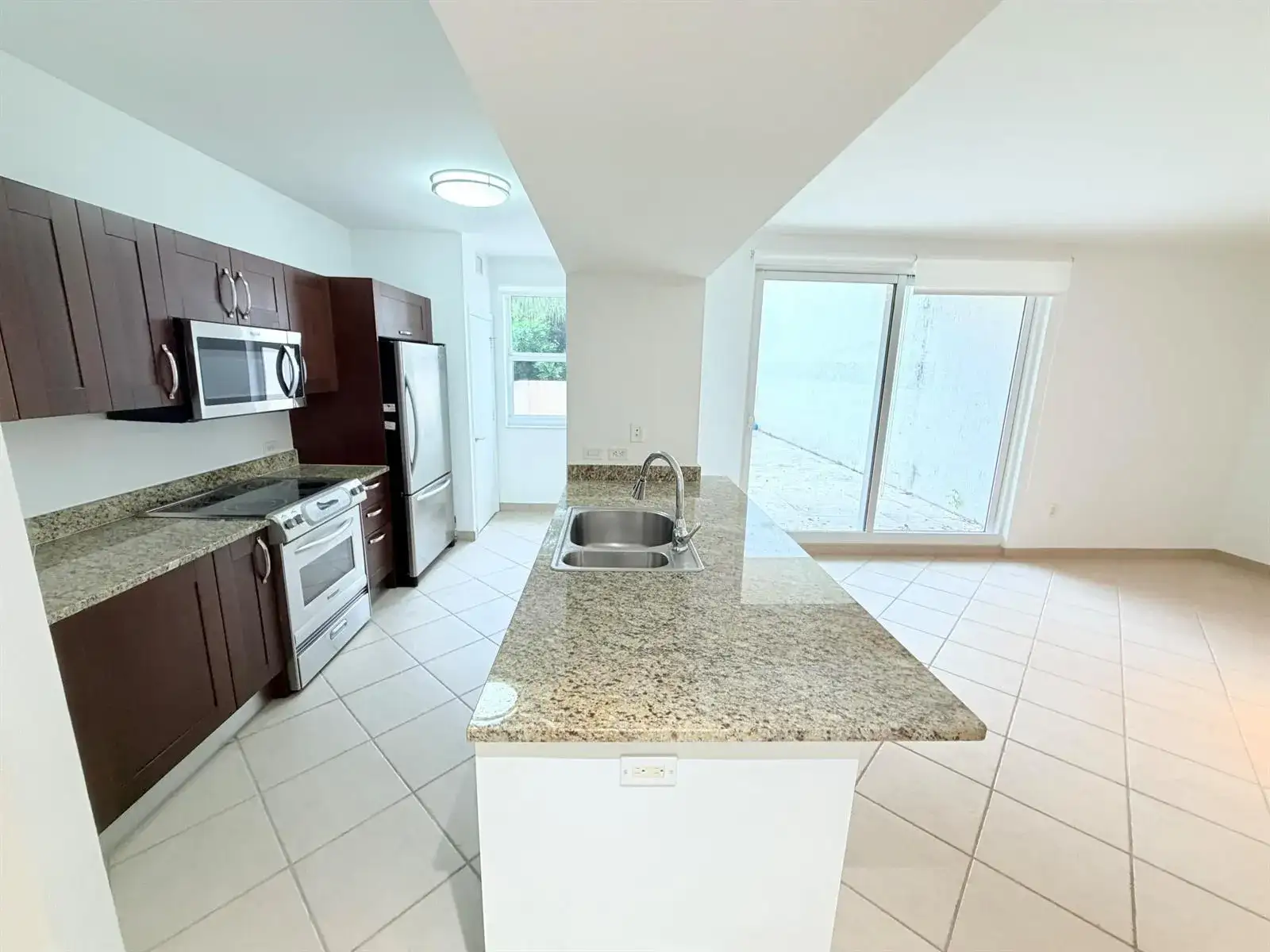 19900 E Country Club Drive # 210, Aventura FL 33180 photo 4