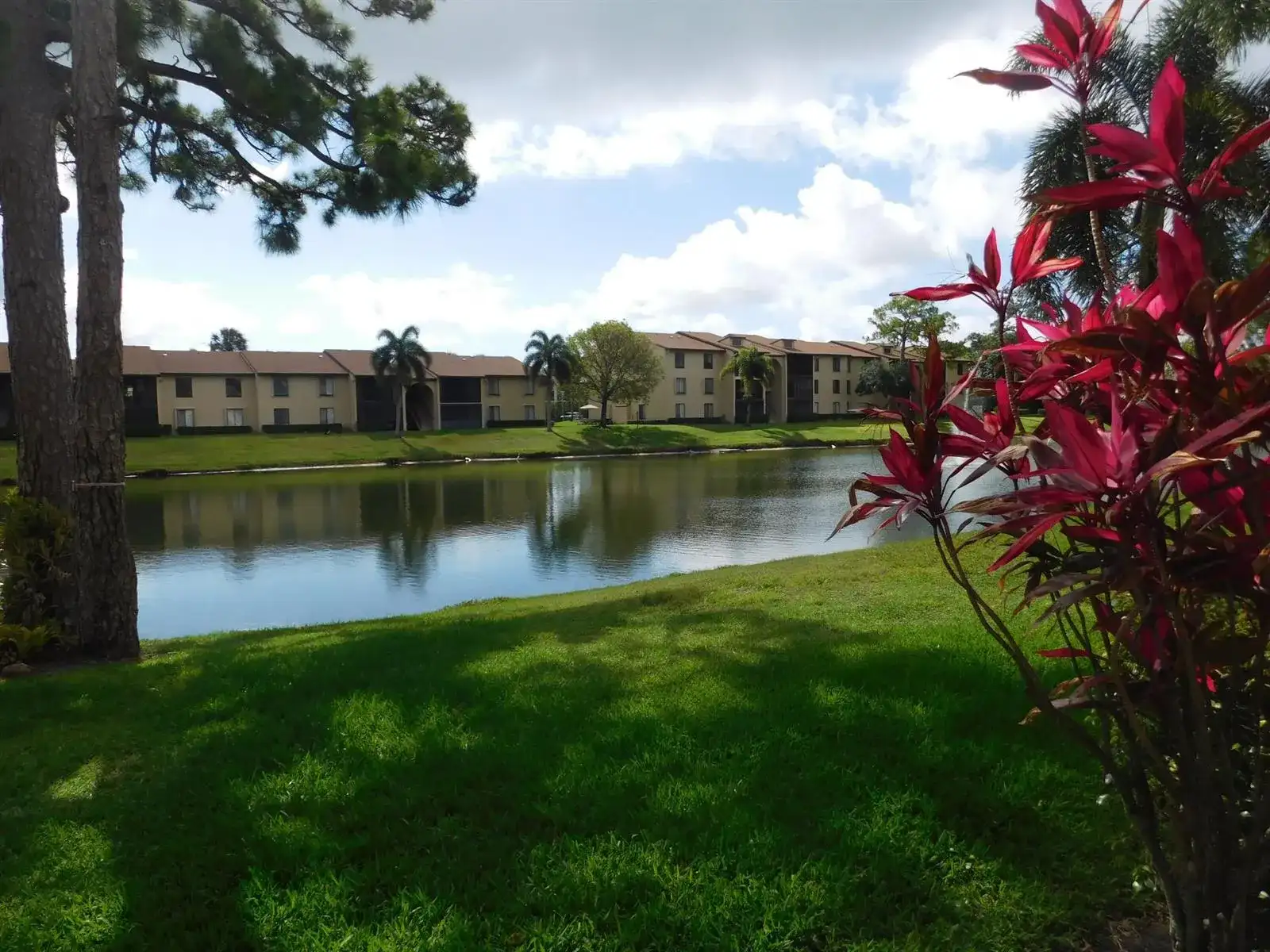 627 Sea Pine Way # A2, FL 33415 photo 4