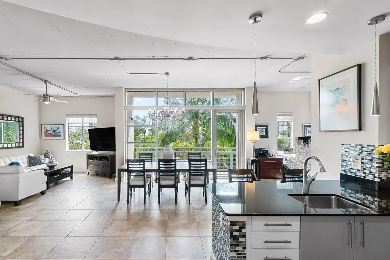 335 SE 6th Avenue # 304, Delray Beach FL 33483
