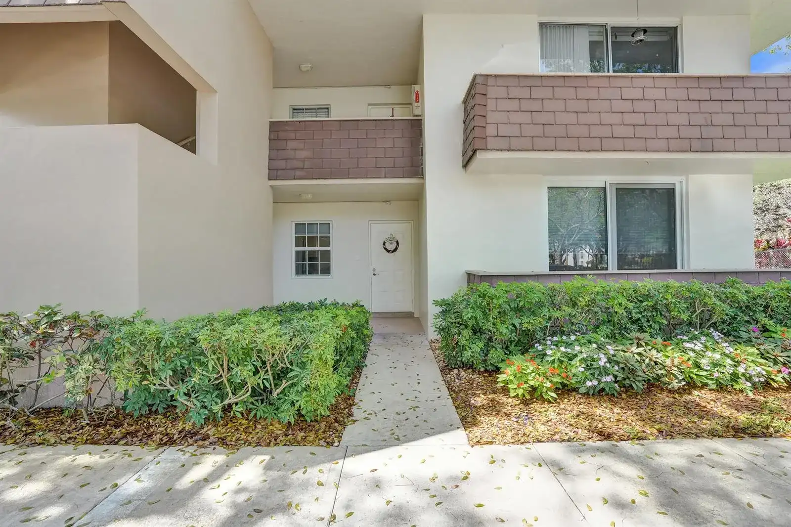 3621 Oaks Clubhouse Drive # 101, Pompano Beach FL 33069