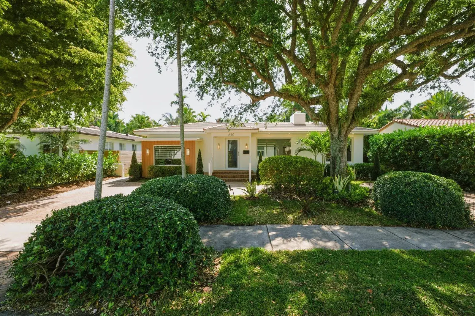 610 NE 16th Terrace, Fort Lauderdale FL 33304