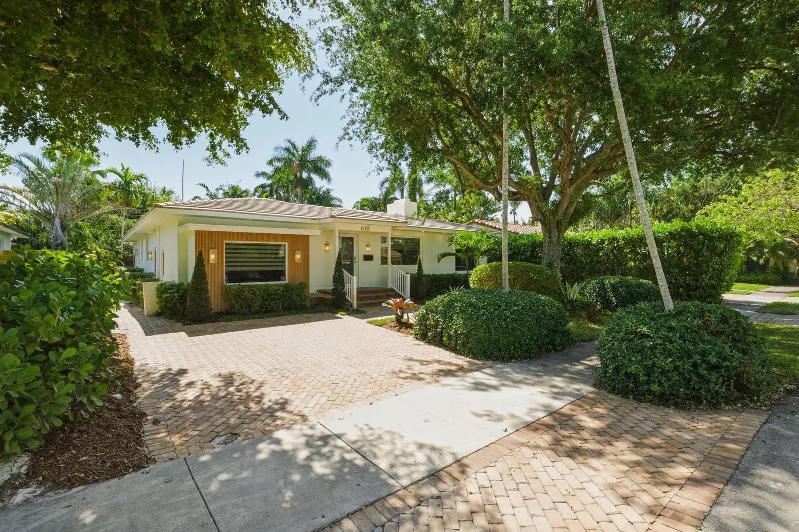 610 NE 16th Terrace, Fort Lauderdale FL 33304
