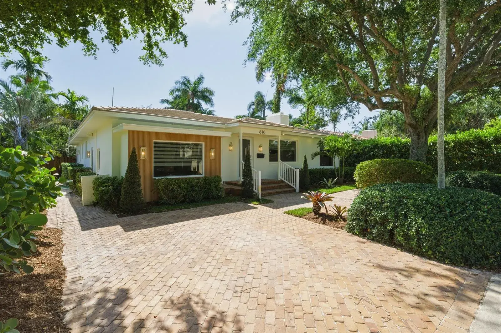 610 NE 16th Terrace, Fort Lauderdale FL 33304