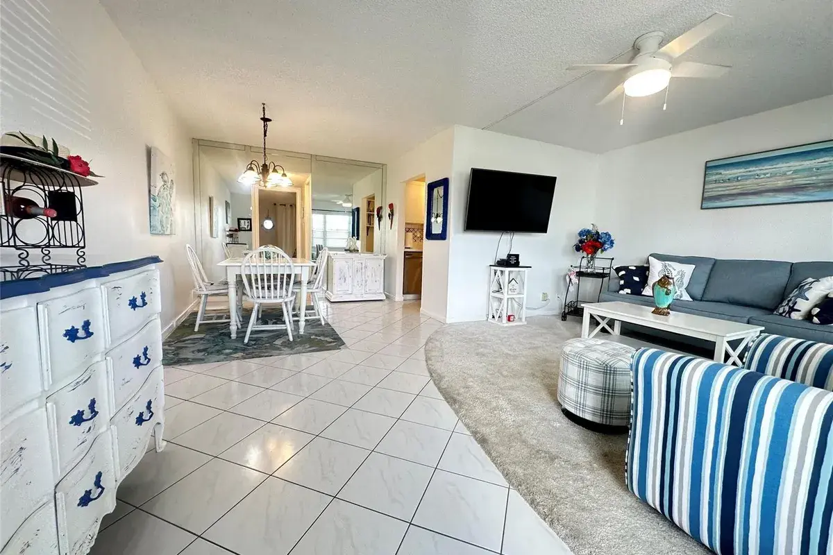 131 Oakridge J, Deerfield Beach FL 33442