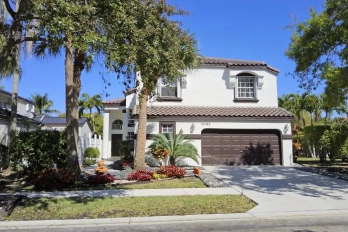 15705 NW 10th Street, Pembroke Pines FL 33028