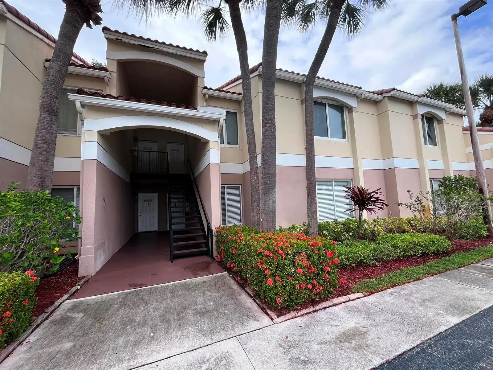 815 W Boynton Beach Boulevard # 107, Boynton Beach FL 33426