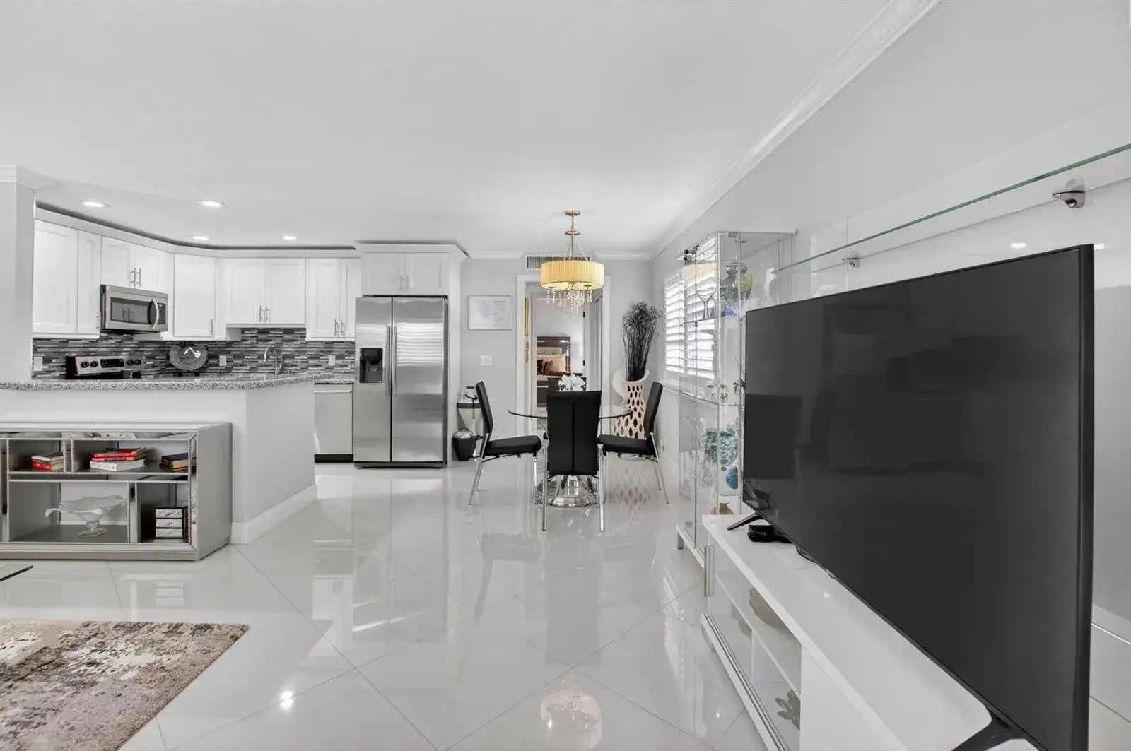 102 E Waterford E # 102, Delray Beach FL 33446 photo 3
