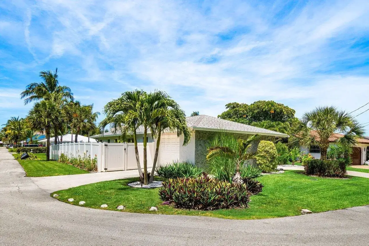 106 Periwinkle Drive, Hypoluxo FL 33462 photo 3