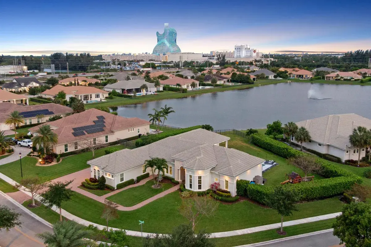 4830 W Sterling Ranch Circle, Davie FL 33314
