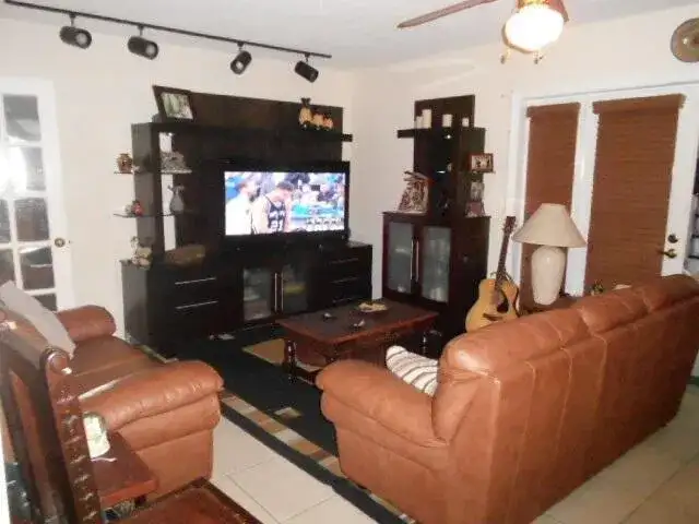 54 N Matador Lane, Davie FL 33324 photo 3
