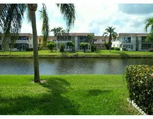 283 Saxony F # 283, Delray Beach FL 33446 photo 3