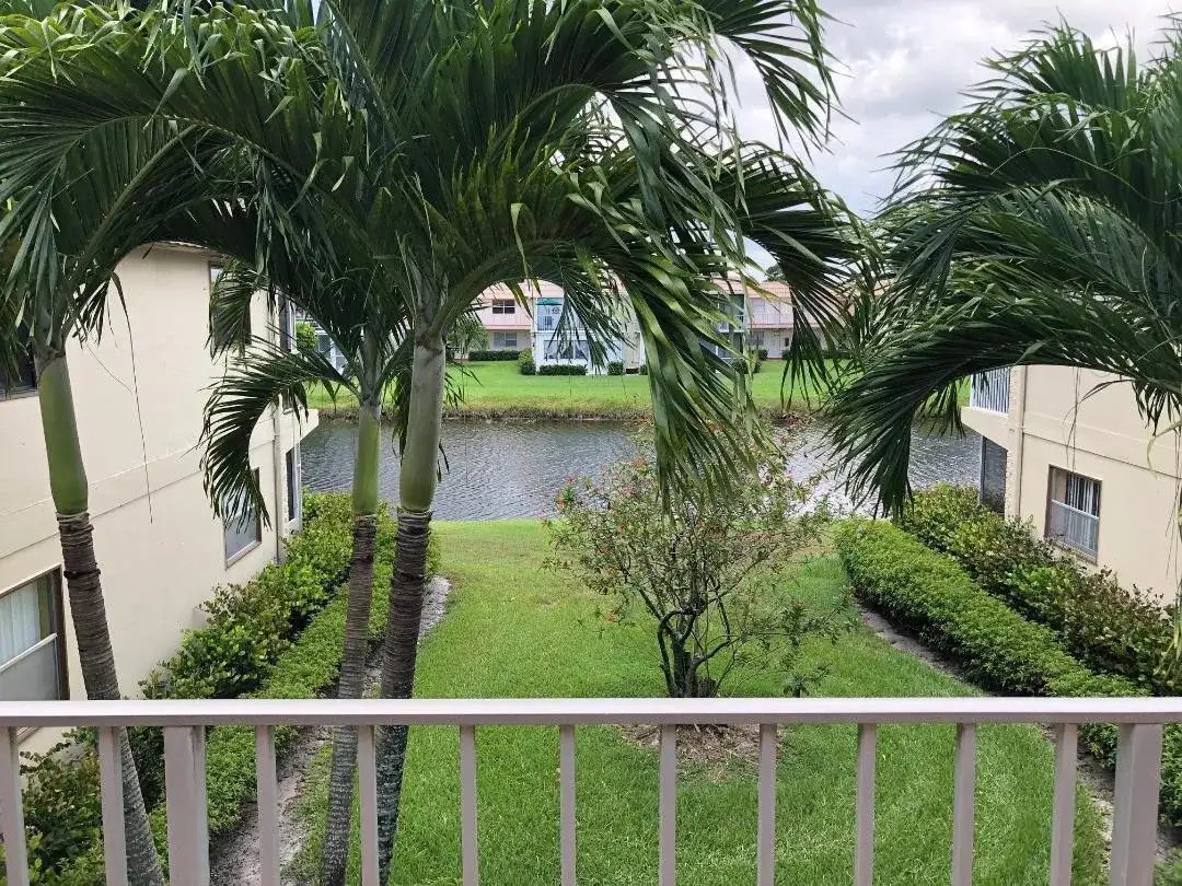 283 Saxony F # 283, Delray Beach FL 33446 photo 5