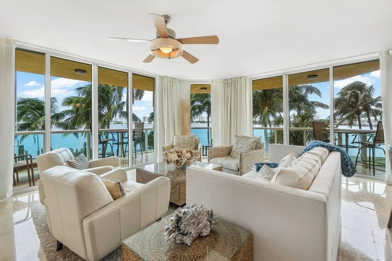 2650 Lake Shore Drive # 206, Riviera Beach FL 33404