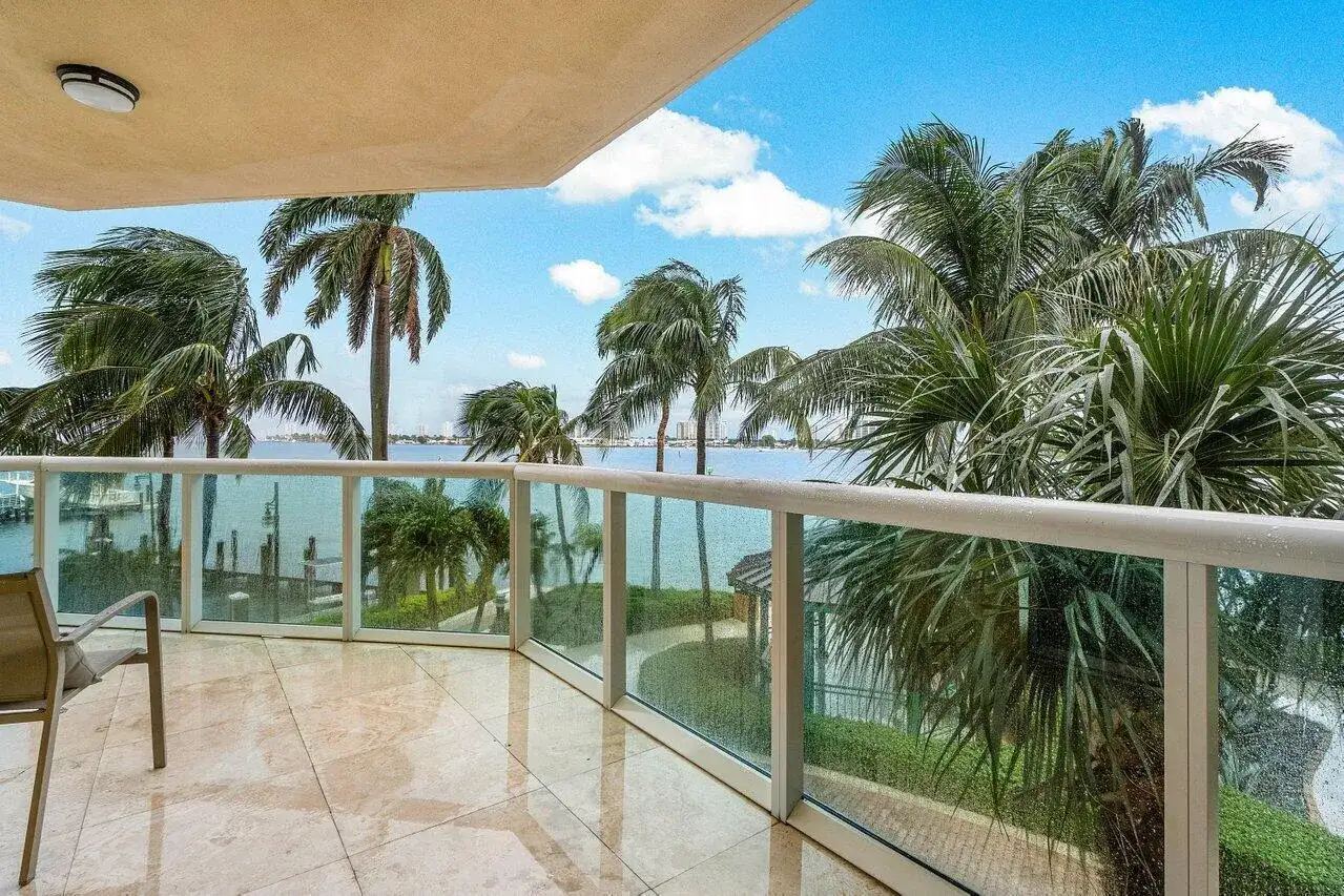 2650 Lake Shore Drive # 206, Riviera Beach FL 33404 photo 2