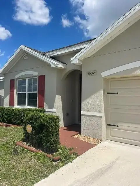 1537 SW Meridian Avenue, Port St. Lucie FL 34953 photo 4