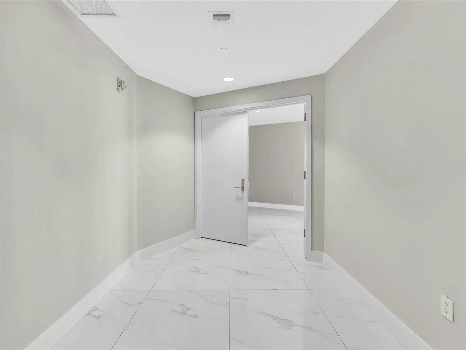 701 N Fort Lauderdale Beach Boulevard N # 802, Fort Lauderdale FL 33304 photo 3