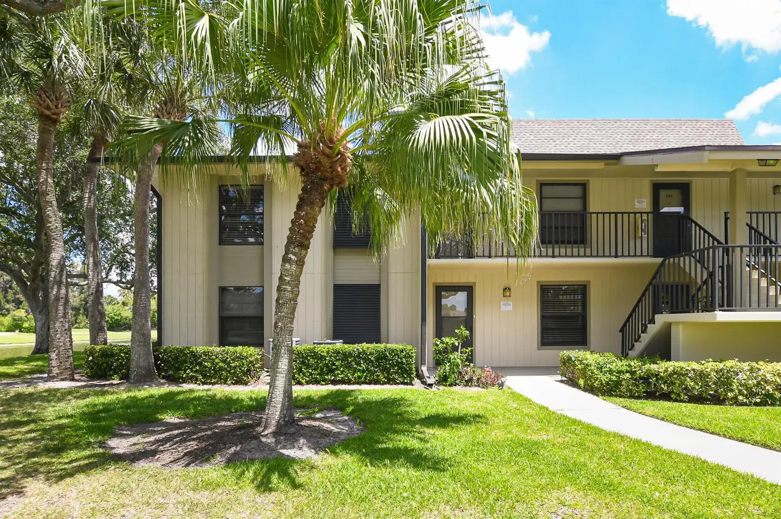 20 Plantation Drive # 101, Vero Beach FL 32966