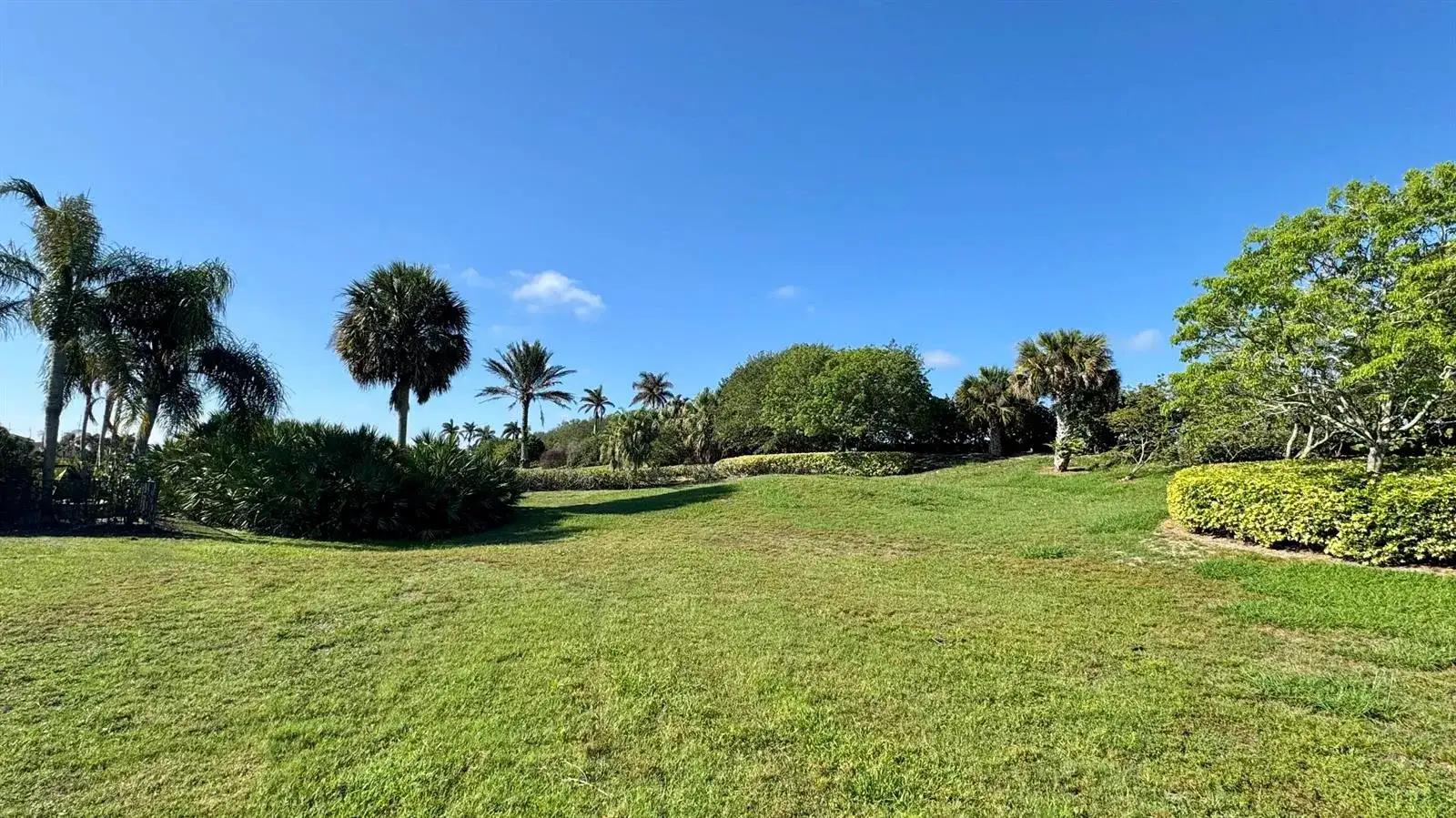 114 SE Via Verona, Port St. Lucie FL 34984 photo 2