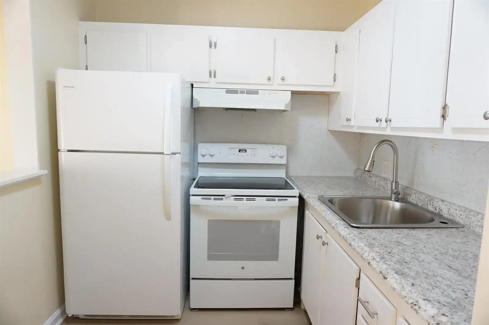 369 Sheffield O # 369, West Palm Beach FL 33417 photo 3
