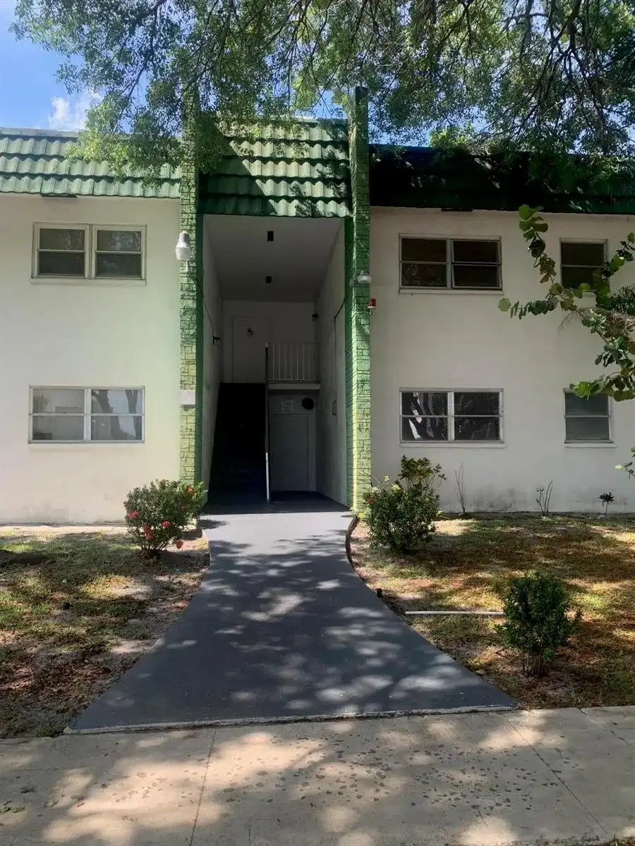 4821 NW 22nd Court NW # 100, Lauderhill FL 33313