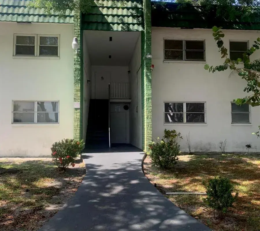 4821 NW 22nd Court NW # 100, Lauderhill FL 33313