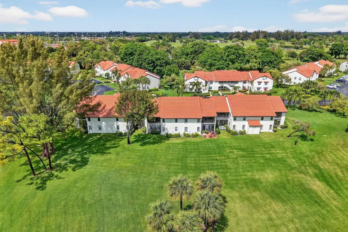 6069 Parkwalk Drive, Boynton Beach FL 33472