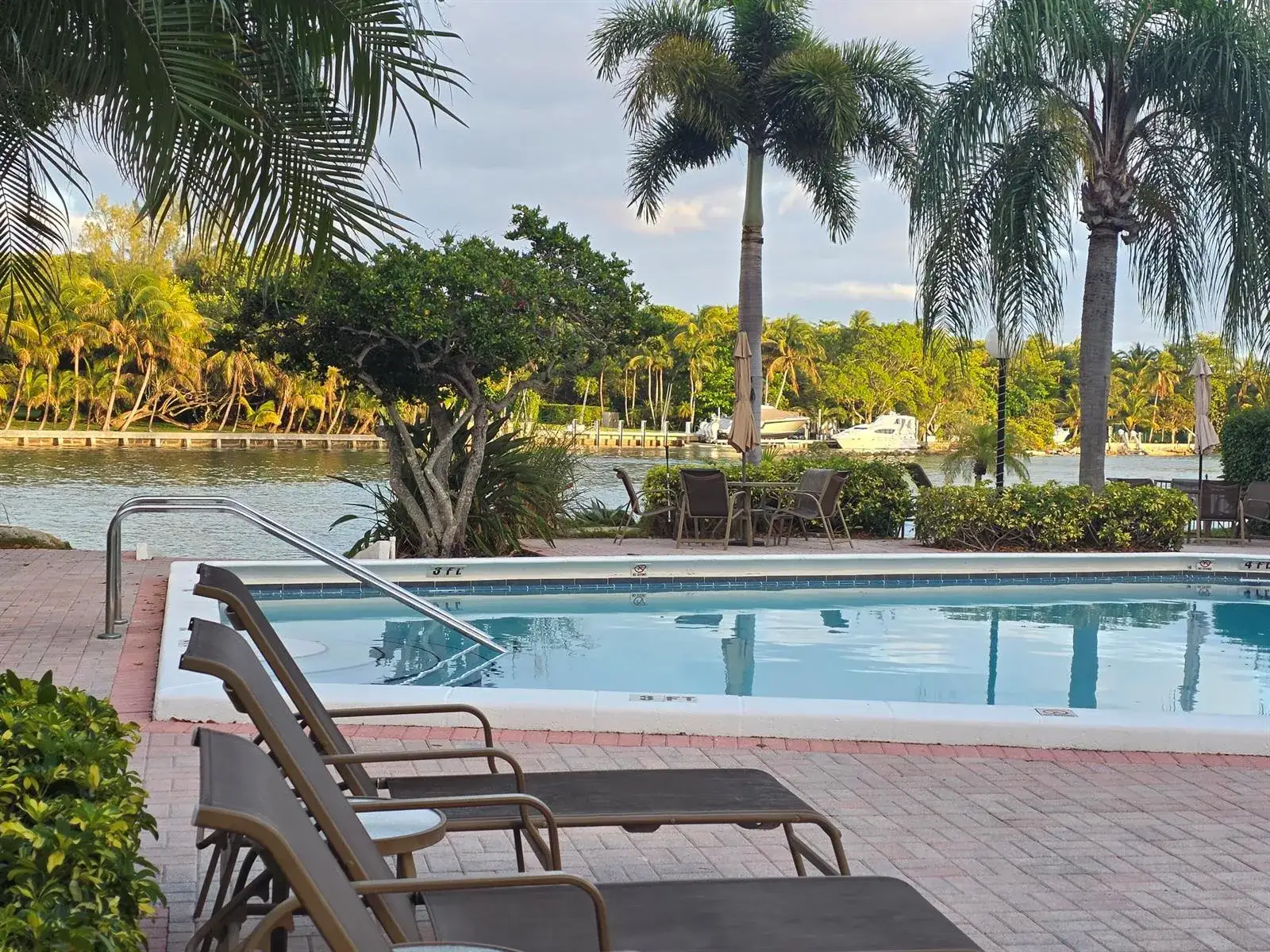 3100 NE 48th Court # 113, Lighthouse Point FL 33064