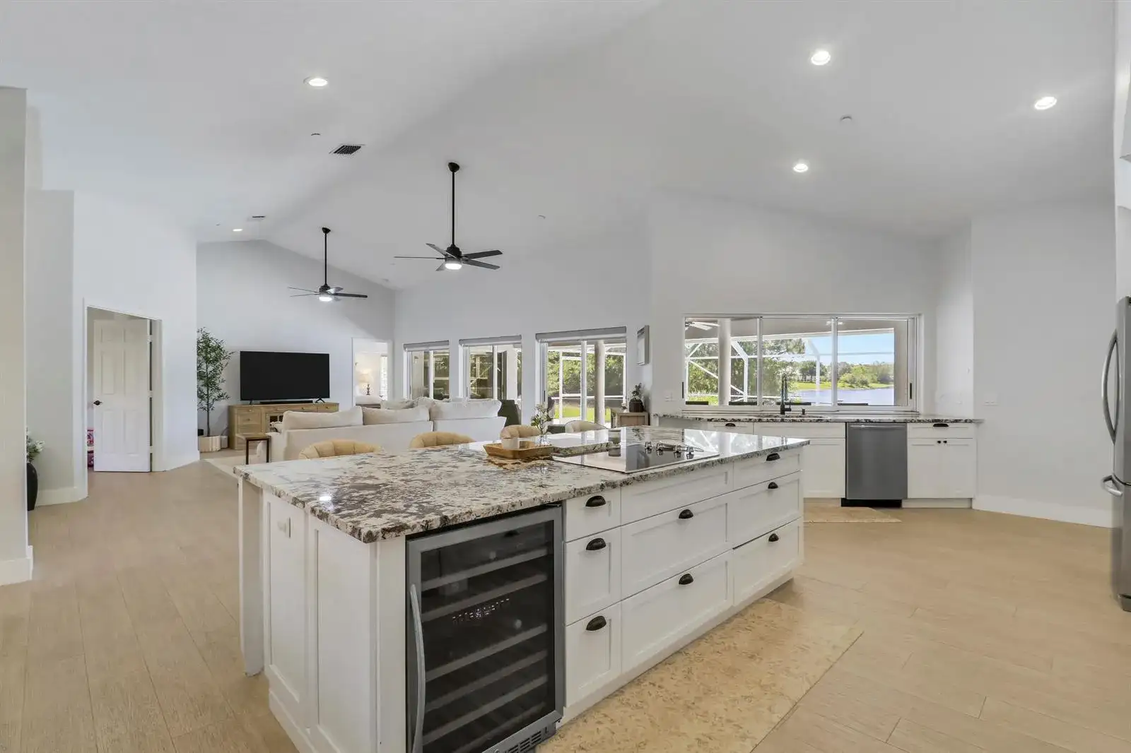 550 SE Ashley Oaks Way, Stuart FL 34997 photo 2