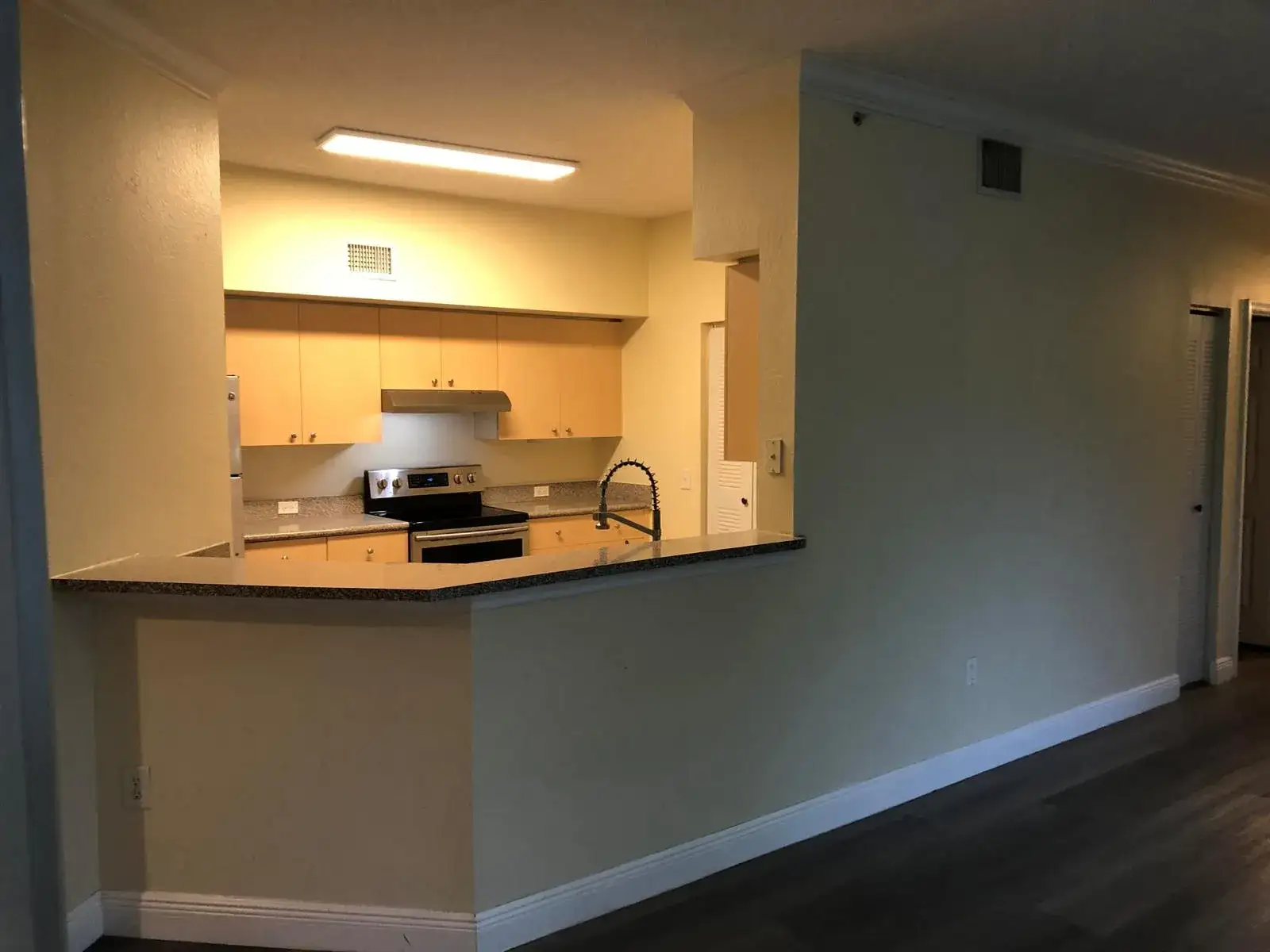 330 Crestwood Circle # 303, Royal Palm Beach FL 33411