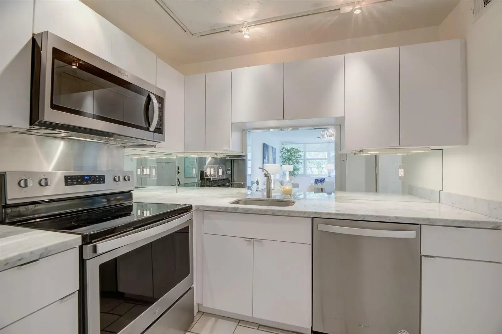 1160 N Federal Highway # 215, Fort Lauderdale FL 33304
