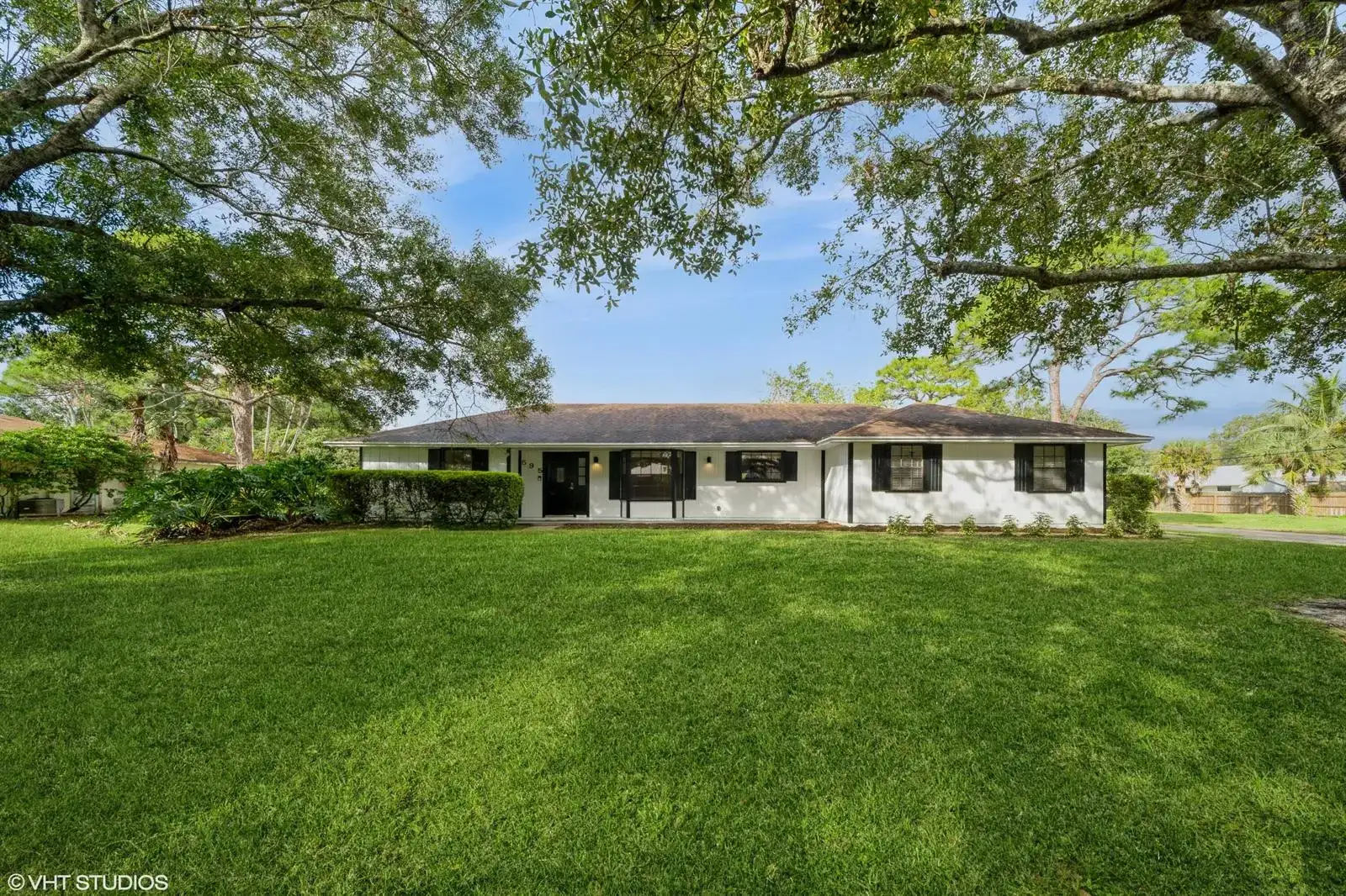 595 11th Avenue, Vero Beach FL 32962 photo 2